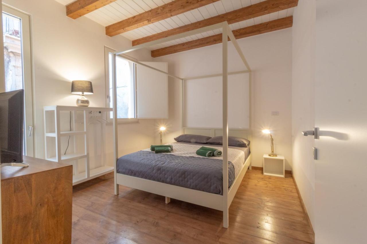 Maison Rouge Ortigia Syrakuzy Zewnętrze zdjęcie